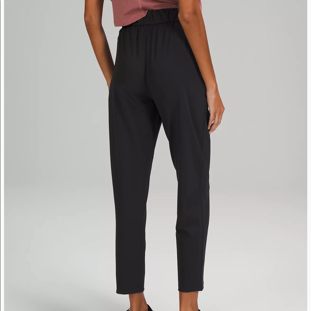 Lululemon Stretch High Rise Pant 7/8 Luxtreme Fabric Black Joggers Pants 2 - Picture 3 of 6